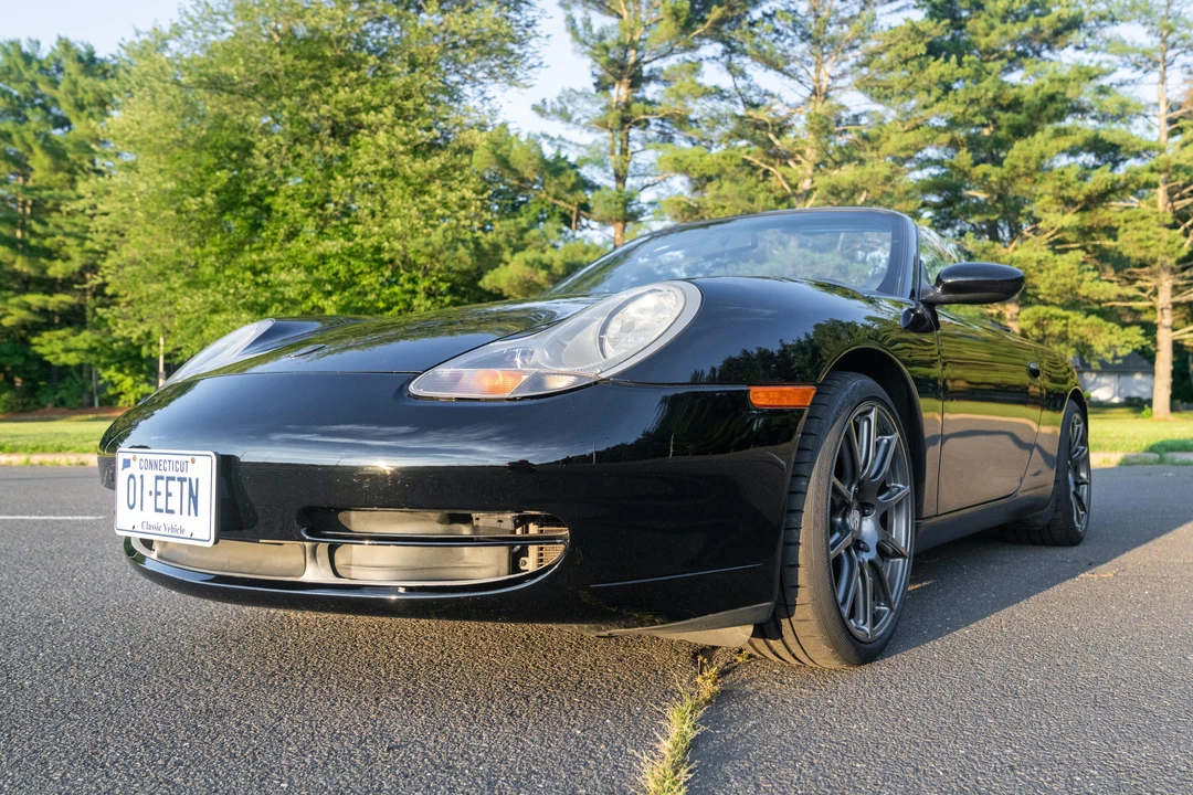 2000 Porsche 996 Carrera 4 - Image 8 of 31