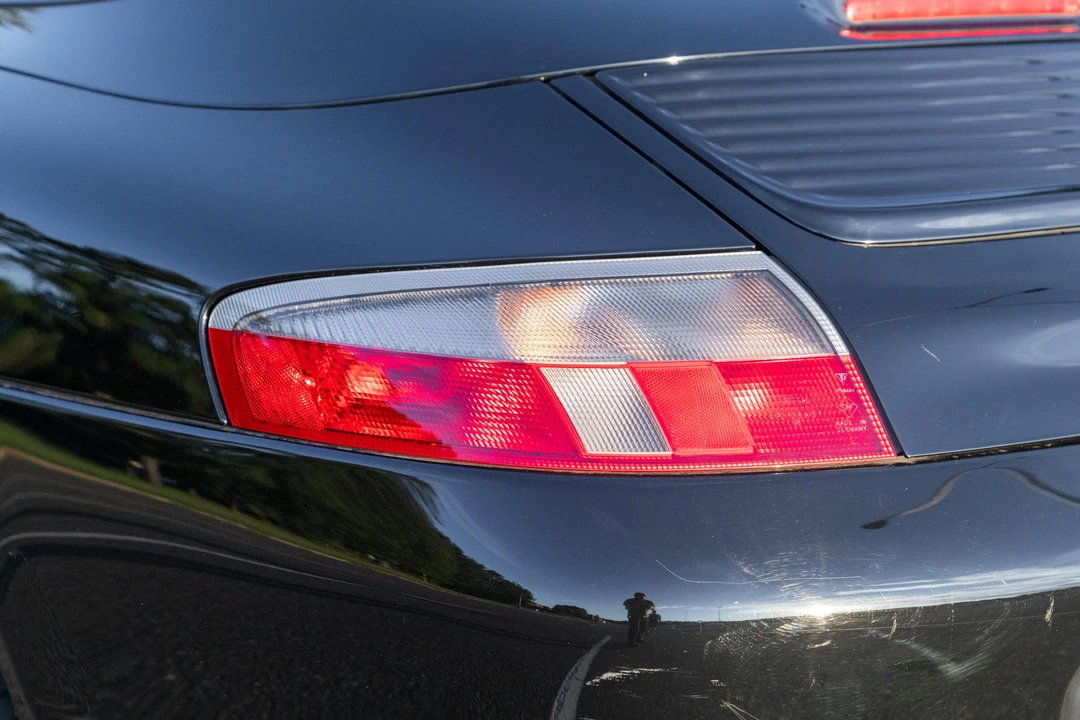 2000 Porsche 996 Carrera 4 - Image 24 of 31