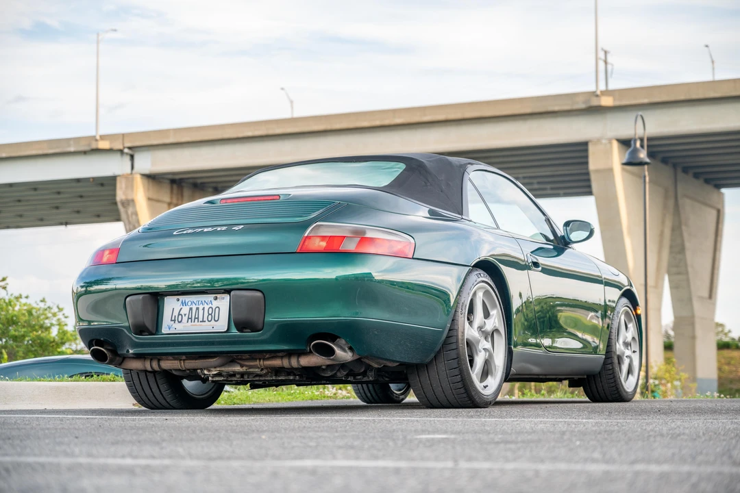 2000 Porsche 996 Carrera 4 - Image 16 of 31