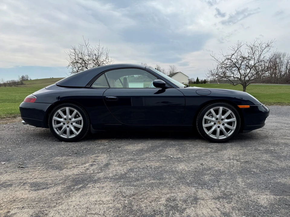 2000 Porsche 996 Carrera 4 - Image 24 of 31