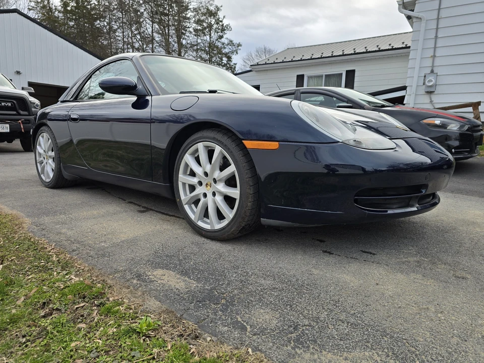 2000 Porsche 996 Carrera 4 - Image 28 of 31
