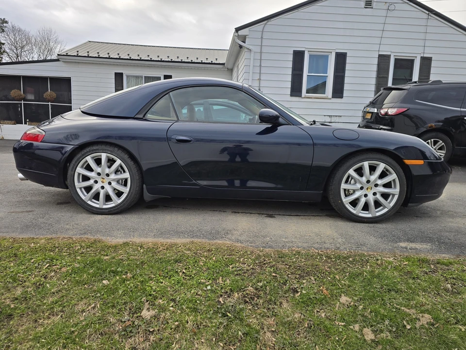 2000 Porsche 996 Carrera 4 - Image 25 of 31