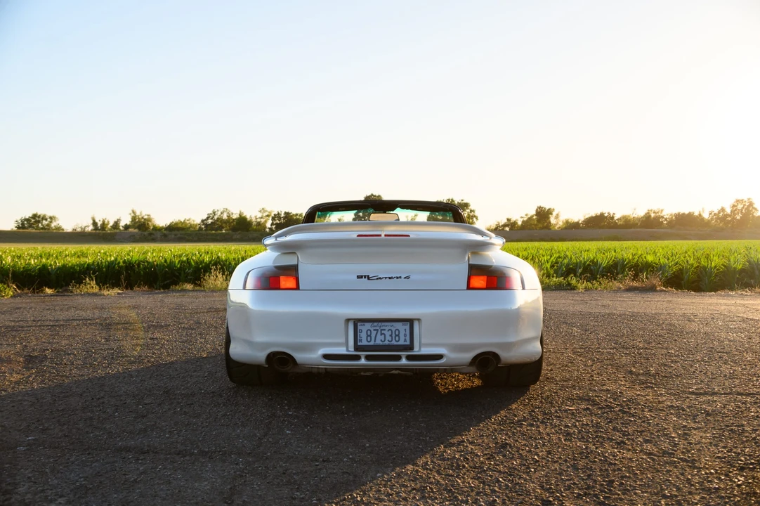 2000 Porsche 996 Carrera 4 - Image 25 of 31