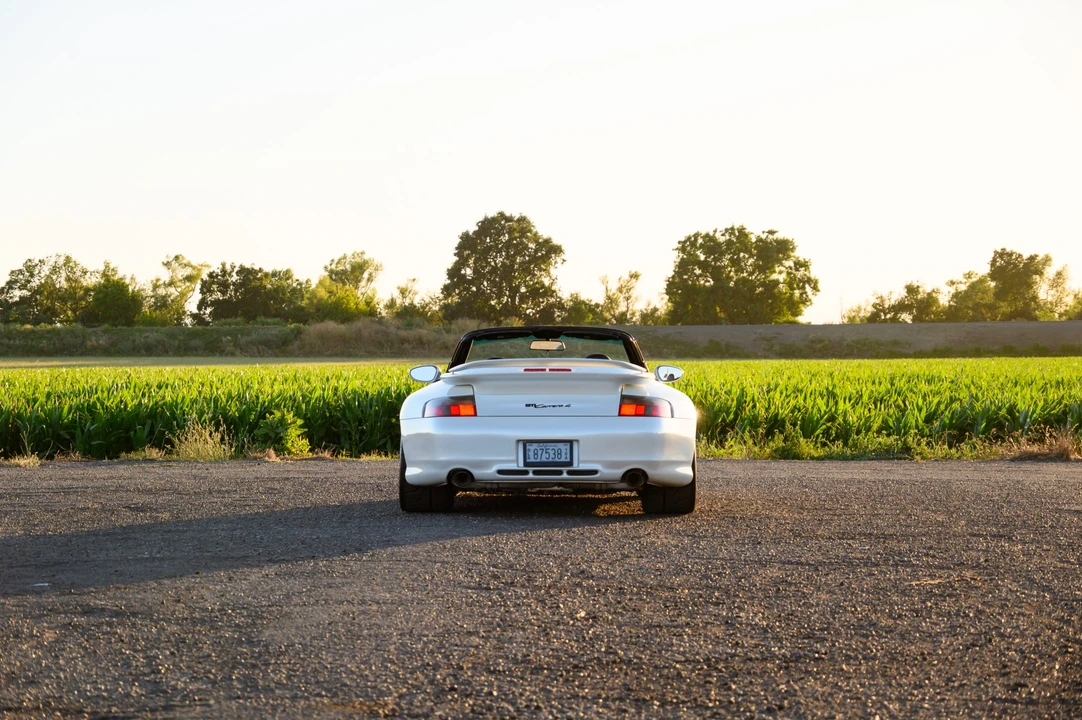 2000 Porsche 996 Carrera 4 - Image 27 of 31