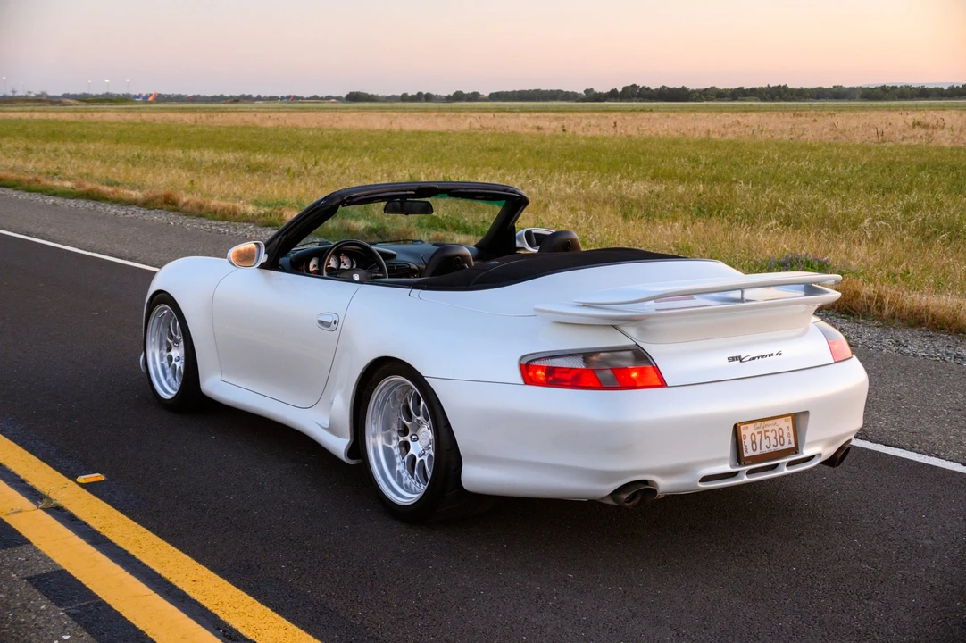 2000 Porsche 996 Carrera 4 - Image 22 of 31