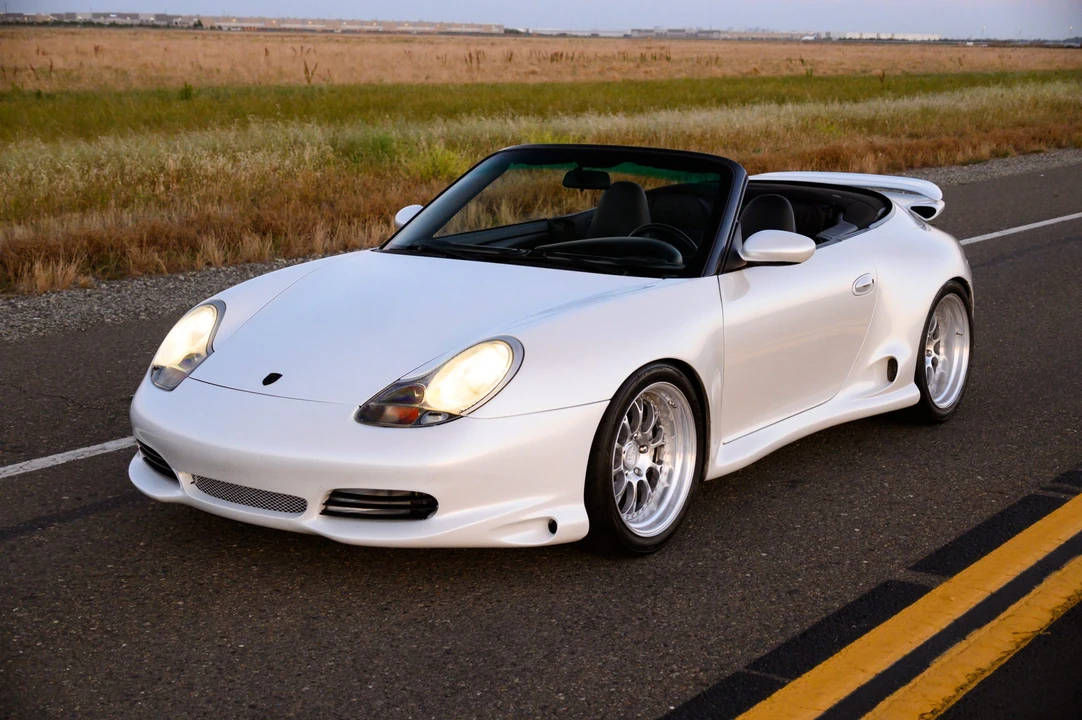 2000 Porsche 996 Carrera 4 - Image 2 of 31