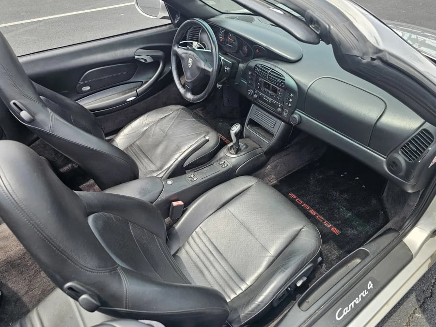2000 Porsche 996 Carrera 4 - Image 9 of 12