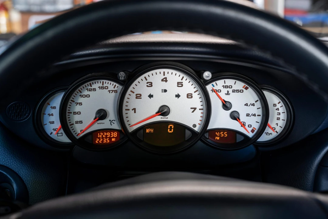 2000 Porsche 996 Carrera - Image 28 of 31