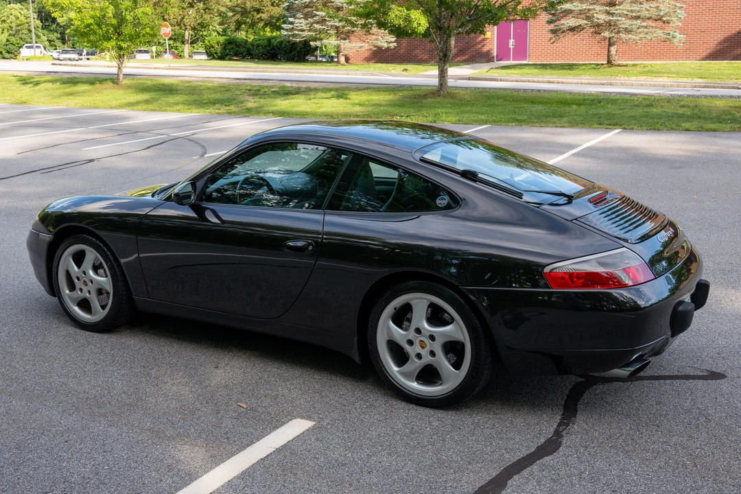 2000 Porsche 996 Carrera 4 - Image 13 of 31