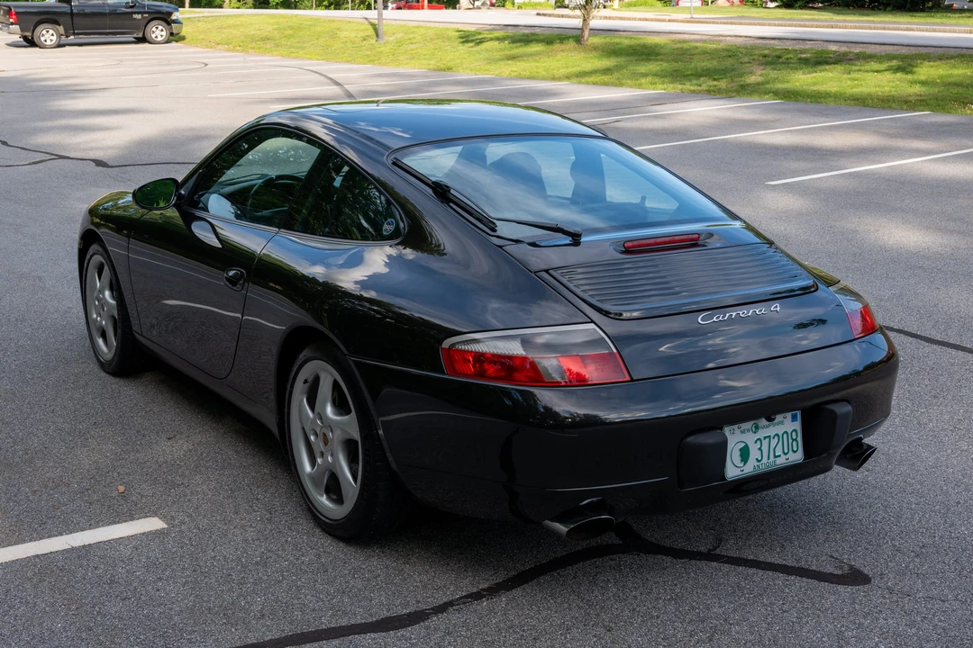 2000 Porsche 996 Carrera 4 - Image 12 of 31
