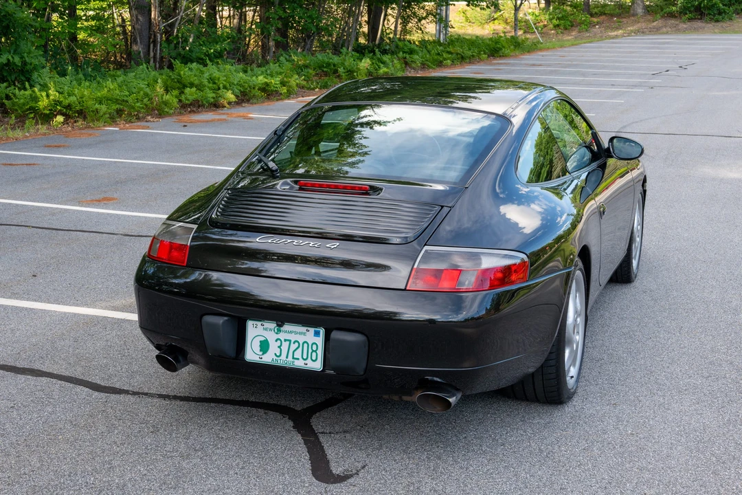 2000 Porsche 996 Carrera 4 - Image 10 of 31