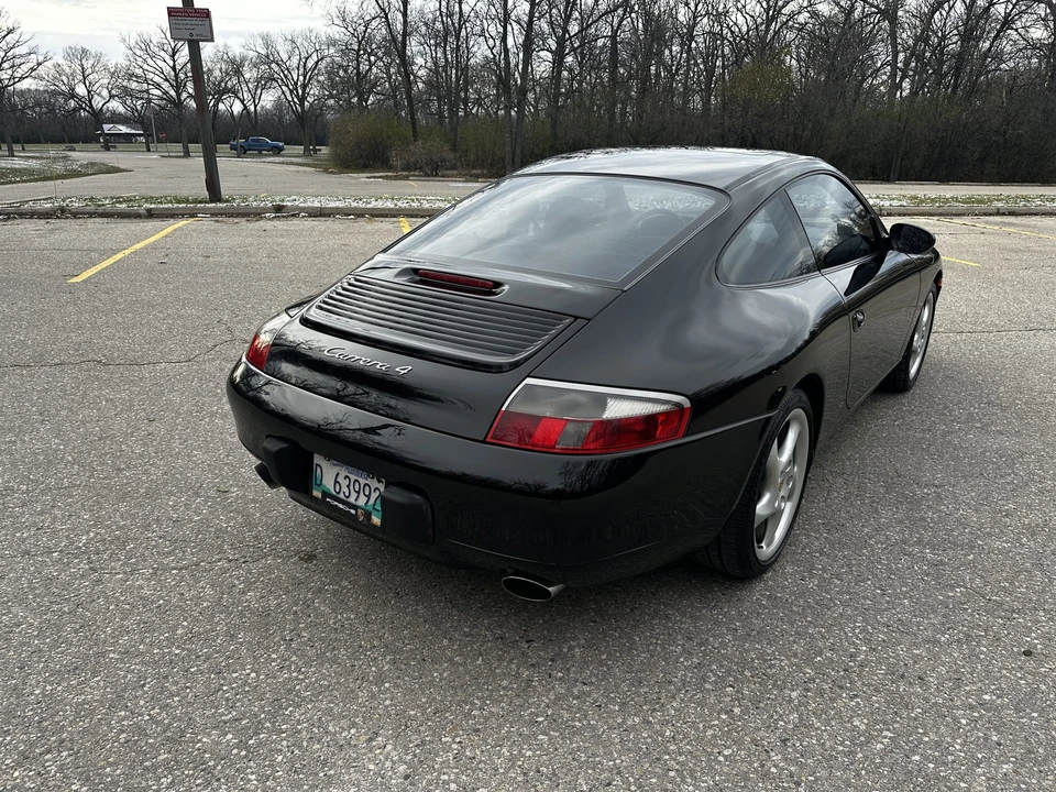 2000 Porsche 996 Carrera 4 - Image 27 of 31