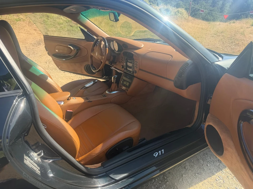 2000 Porsche 996 Carrera 4 - Image 26 of 31