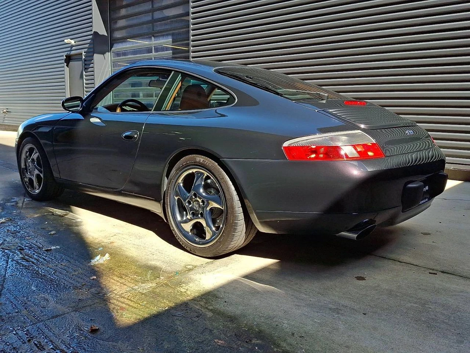 2000 Porsche 996 Carrera 4 - Image 3 of 4