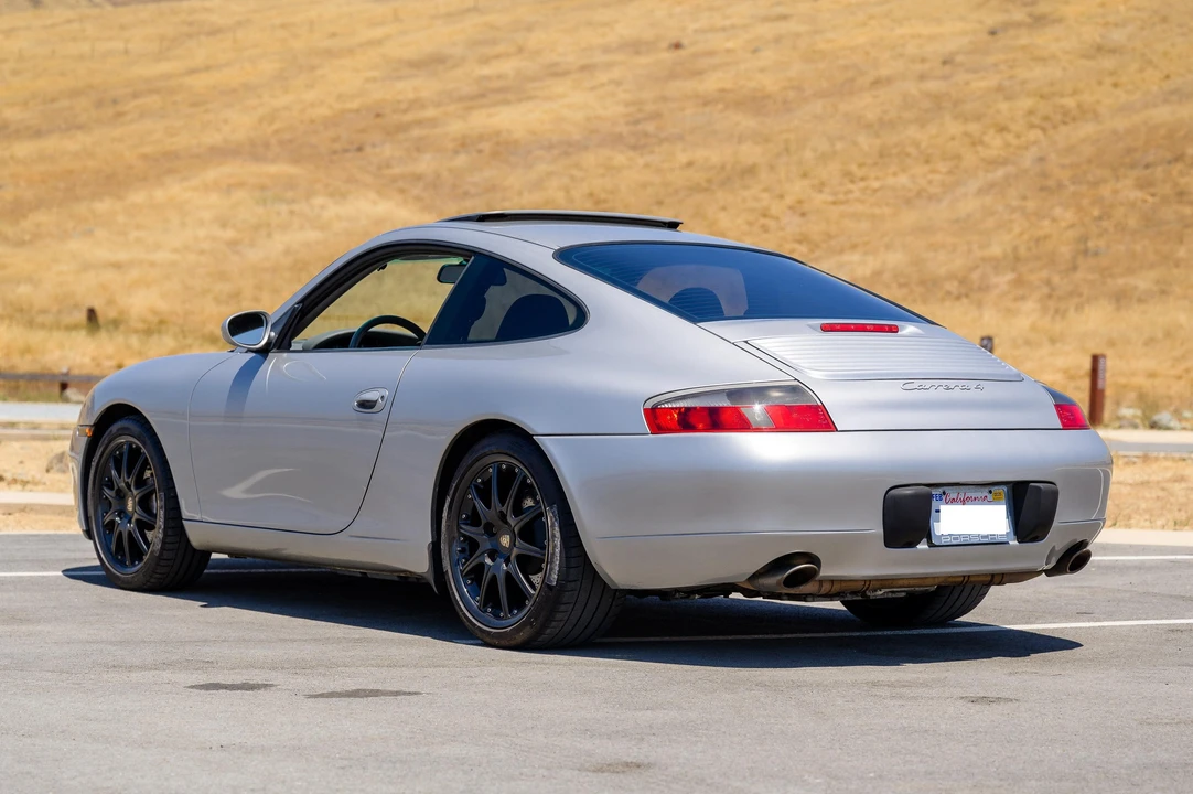 2000 Porsche 996 Carrera 4 - Image 9 of 31