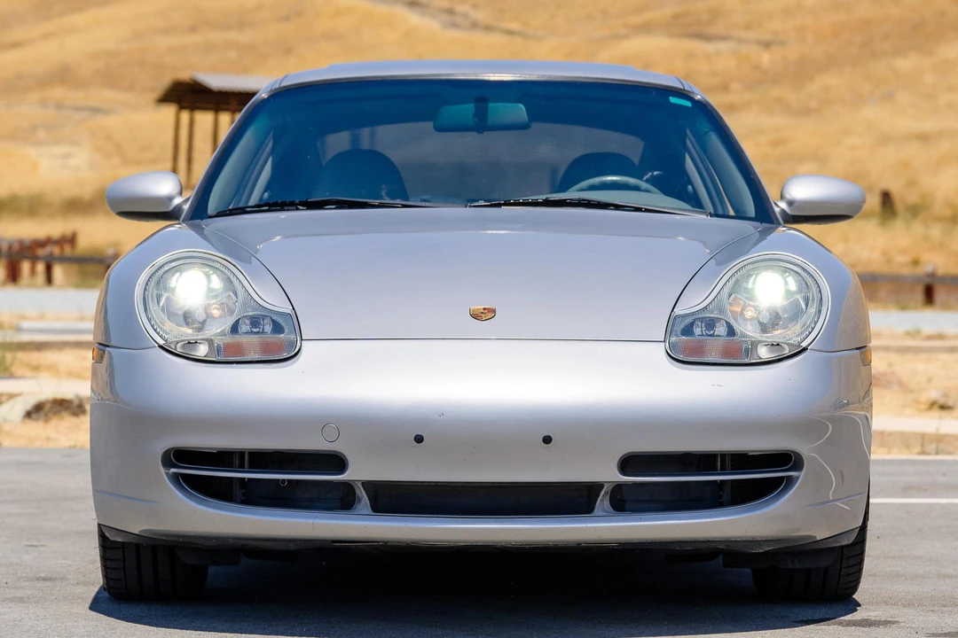 2000 Porsche 996 Carrera 4 - Image 2 of 31