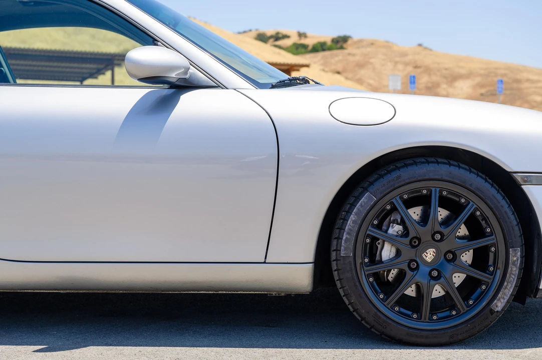 2000 Porsche 996 Carrera 4 - Image 30 of 31