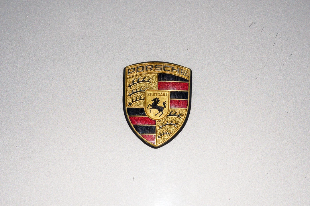 2000 Porsche 996 Carrera 4 - Image 13 of 31
