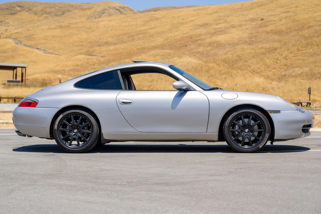 2000 Porsche 996 Carrera 4 - Image 10 of 31