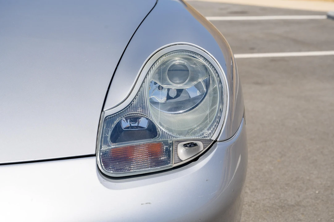 2000 Porsche 996 Carrera 4 - Image 14 of 31