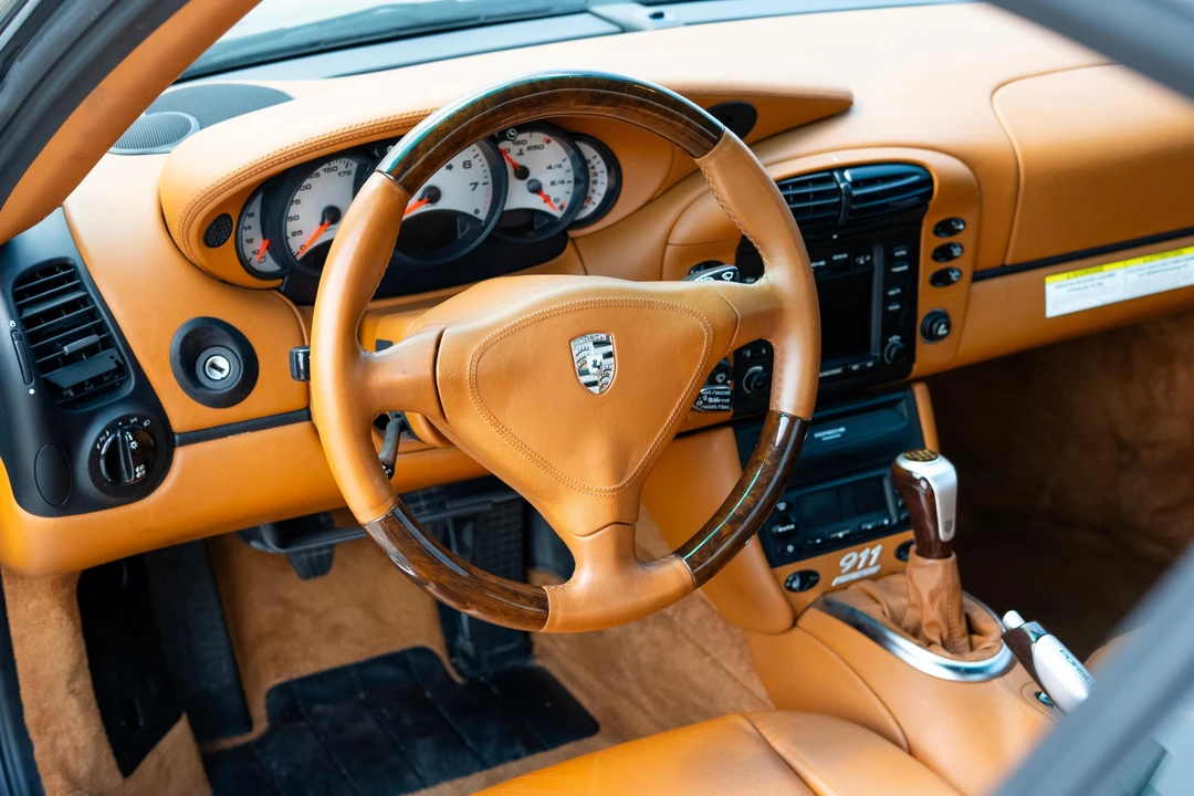 2000 Porsche 996 Carrera - Image 28 of 31