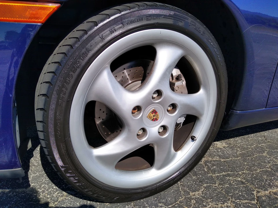2000 Porsche 996 Carrera 4 - Image 15 of 31