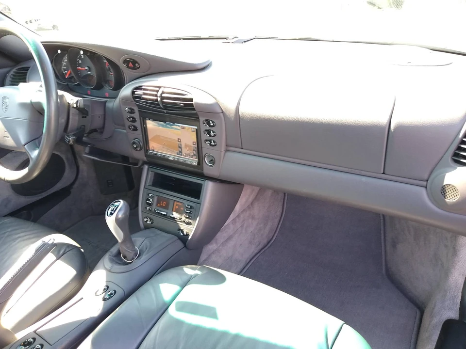 2000 Porsche 996 Carrera 4 - Image 25 of 31