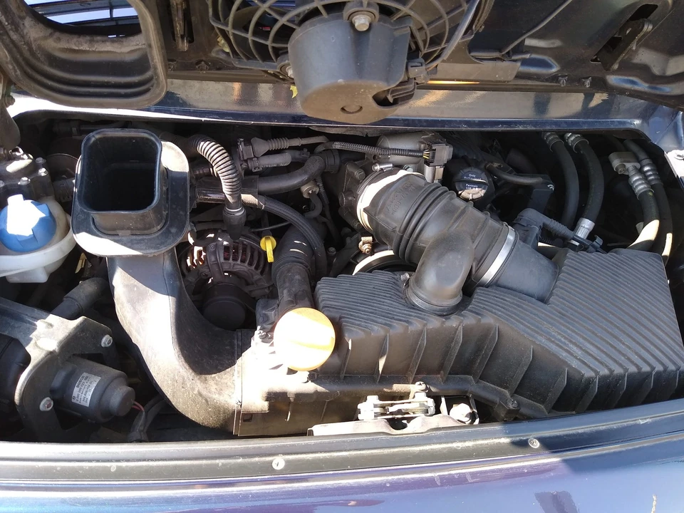 2000 Porsche 996 Carrera 4 - Image 28 of 31
