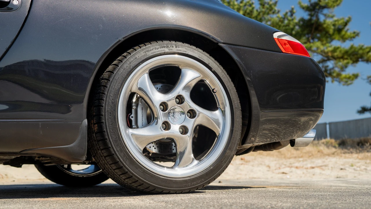 2000 Porsche 996 Carrera - Image 28 of 31