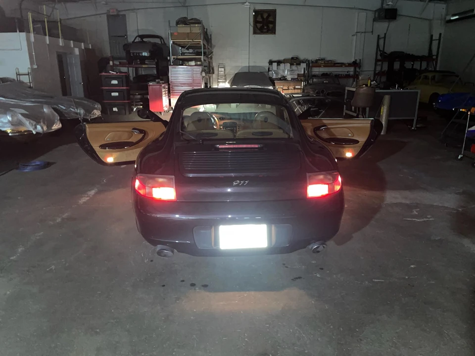 2000 Porsche 996 Carrera - Image 10 of 31