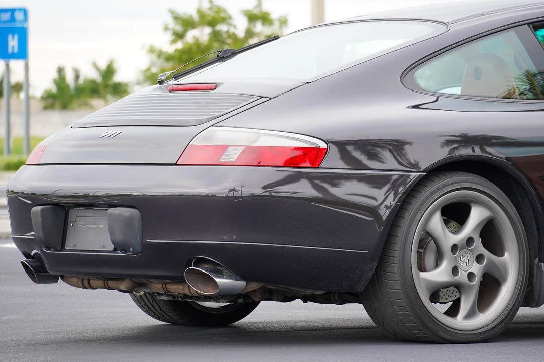 2000 Porsche 996 Carrera - Image 24 of 31