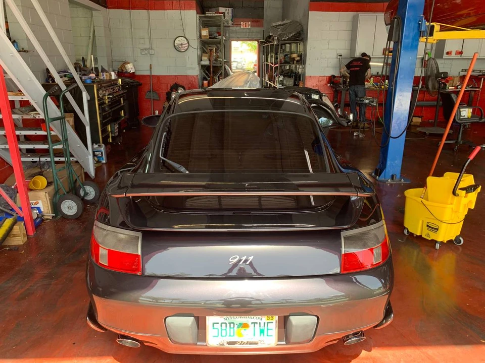 2000 Porsche 996 Carrera 4 - Image 4 of 9