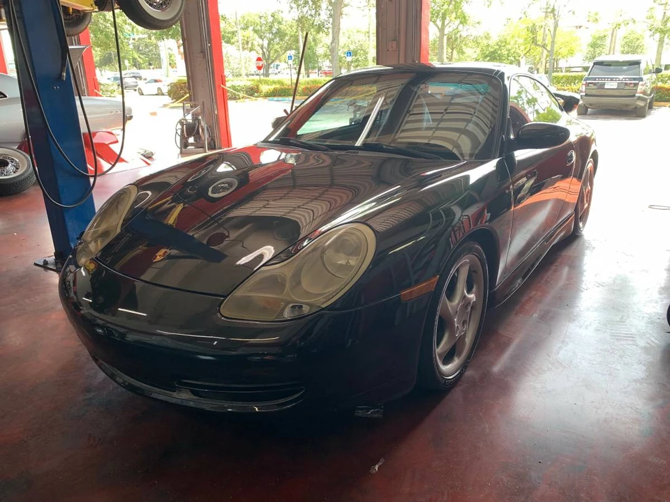 2000 Porsche 996 Carrera 4 - Image 2 of 9