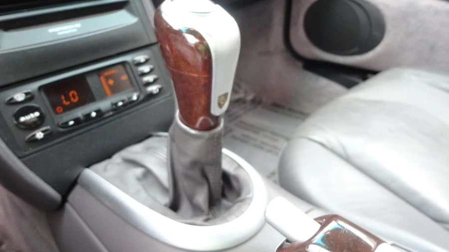 2000 Porsche 996 Carrera 4 - Image 7 of 11
