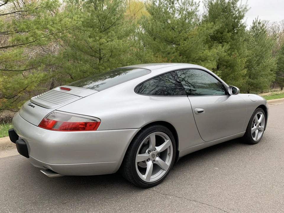 2000 Porsche 996 Carrera - Image 2 of 31