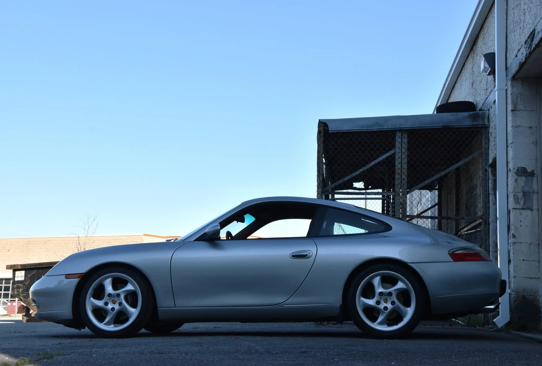 2000 Porsche 996 Carrera - Image 28 of 31