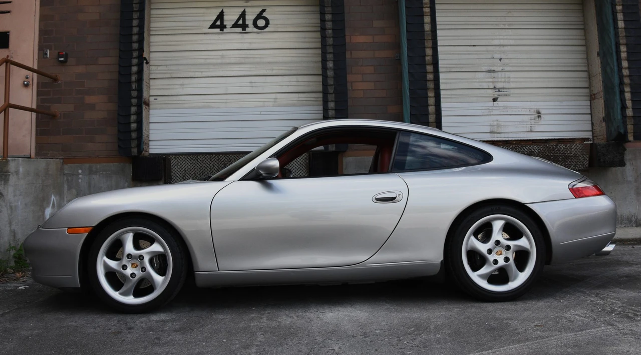 2000 Porsche 996 Carrera - Image 30 of 31