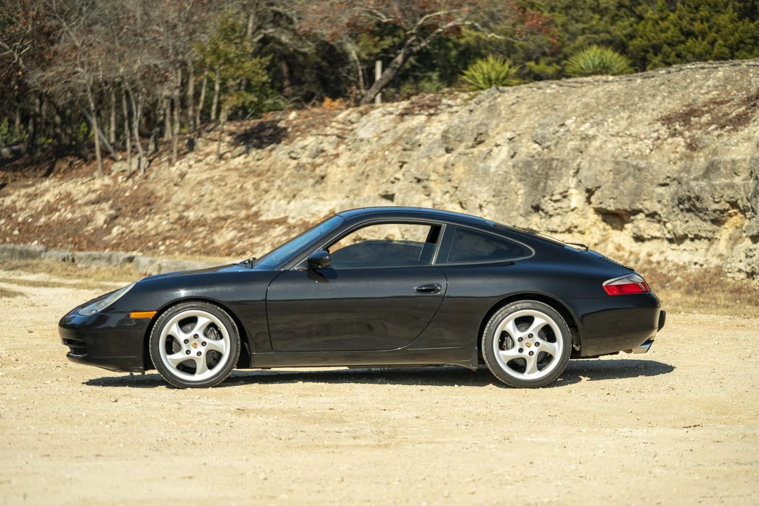 2000 Porsche 996 Carrera - Image 2 of 31