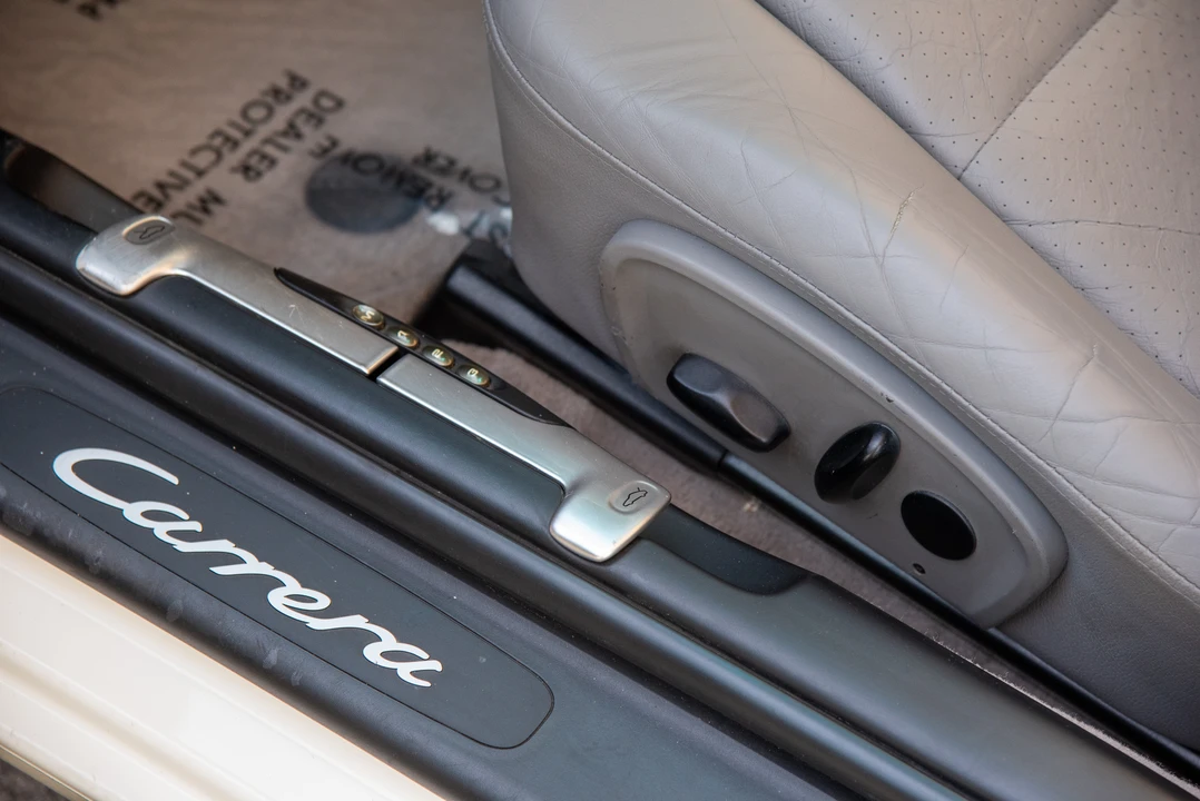 2000 Porsche 996 Carrera - Image 29 of 31