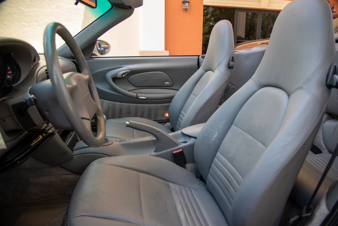 2000 Porsche 996 Carrera - Image 28 of 31