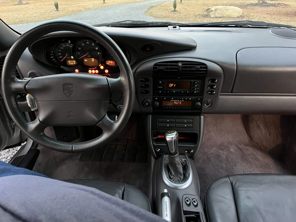 2000 Porsche 996 Carrera - Image 25 of 31
