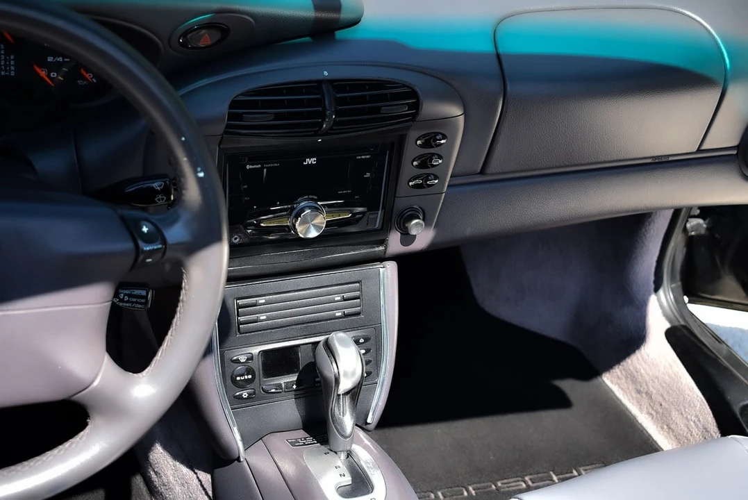 2000 Porsche 996 Carrera - Image 28 of 30