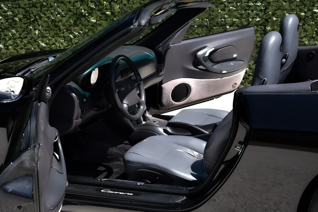 2000 Porsche 996 Carrera - Image 24 of 30