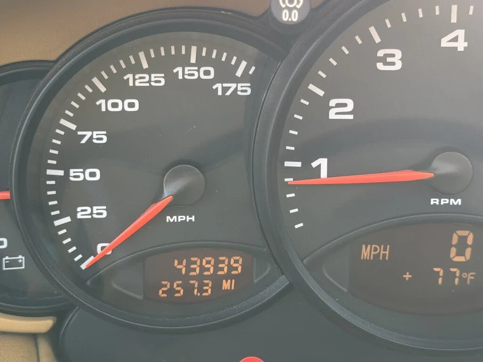 2000 Porsche 996 Carrera - Image 9 of 31