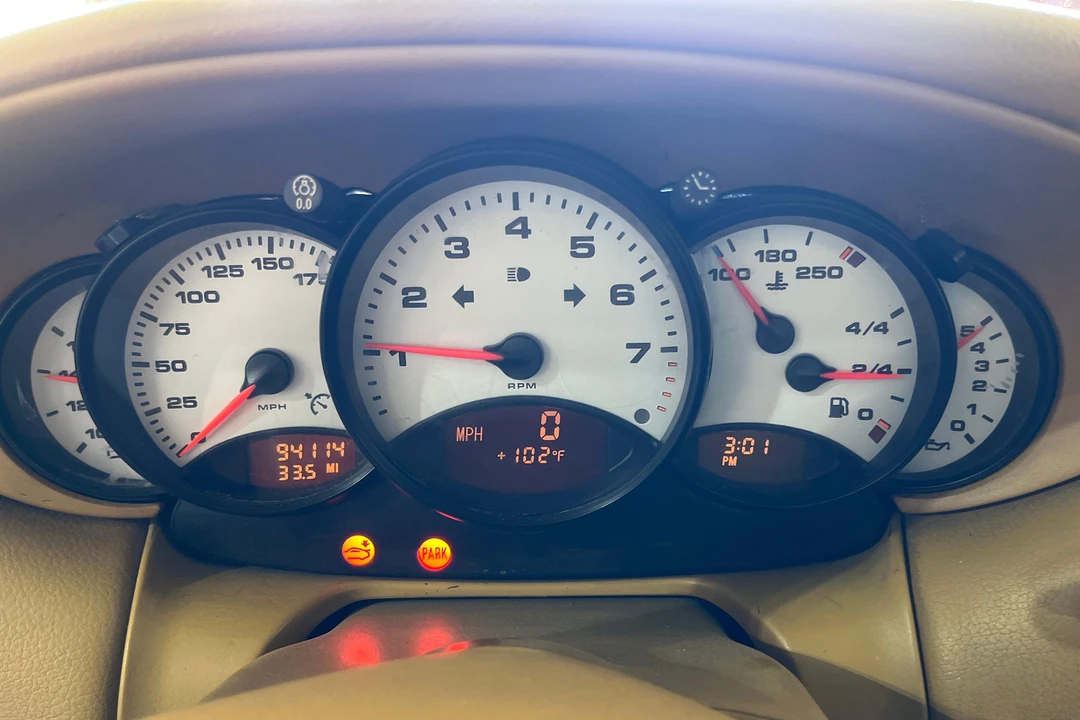 2000 Porsche 996 Carrera - Image 27 of 31