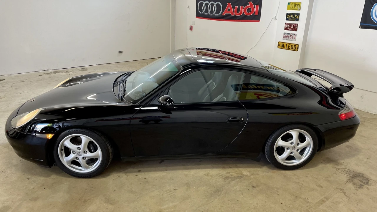 2000 Porsche 996 Carrera - Image 30 of 31