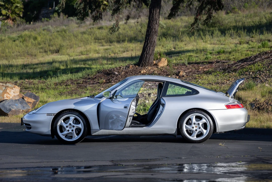 2000 Porsche 996 Carrera - Image 29 of 31