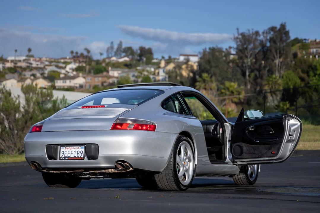 2000 Porsche 996 Carrera - Image 27 of 31