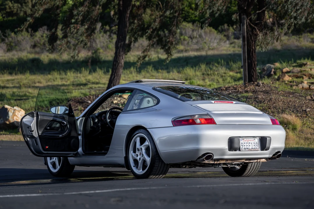 2000 Porsche 996 Carrera - Image 28 of 31