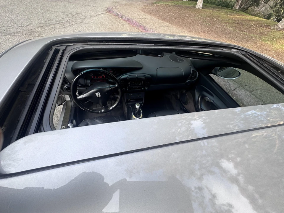 2000 Porsche 996 Carrera - Image 30 of 31